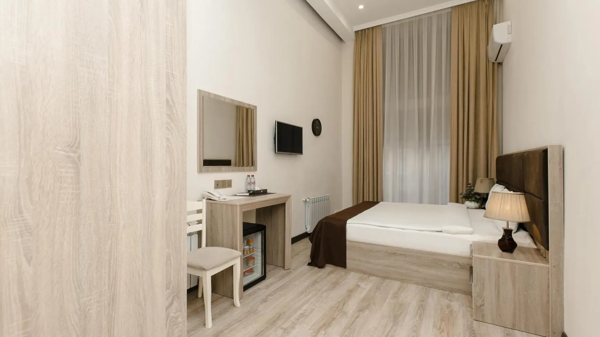 באקו Zorqe Street Hotel