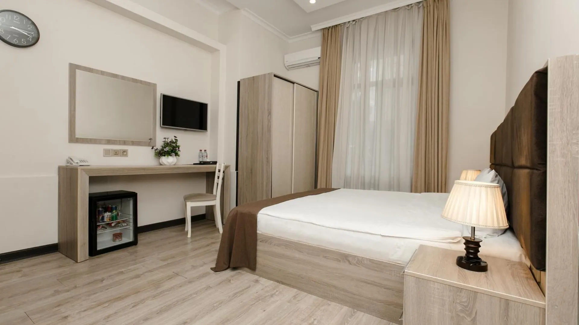 באקו Zorqe Street Hotel